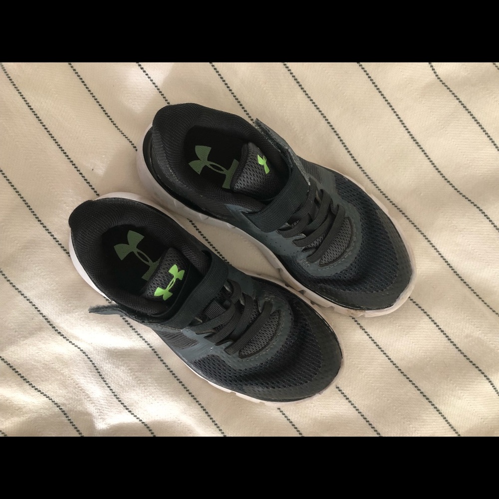 Under armour toddler boy tennis shoes